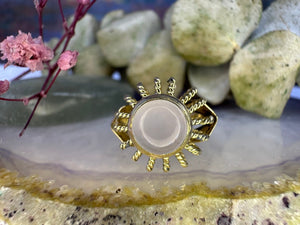 14 karaat gouden ring met chalcedoon 14 karaat gouden ring met chalcedoon