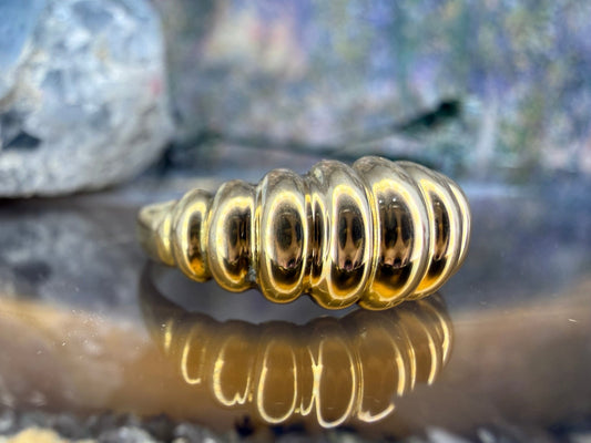 18 karaat gouden cushion dome ring