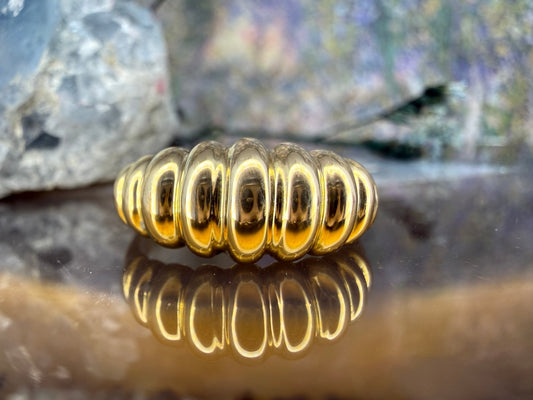 18 karaat gouden cushion dome ring