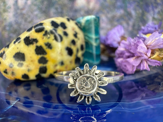 Zilveren ring met zonnetje