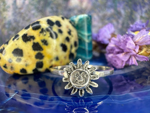 Zilveren ring met zonnetje Zilveren ring met zonnetje