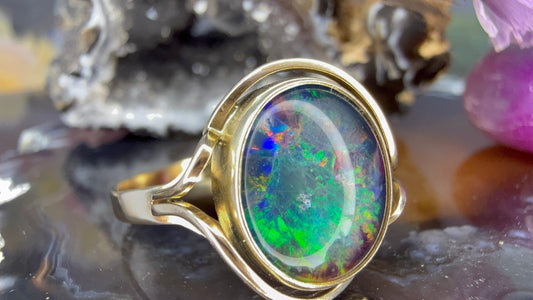 9 karaat ring met opaal