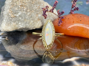 14 karaat gouden opaal ring 14 karaat gouden opaal ring