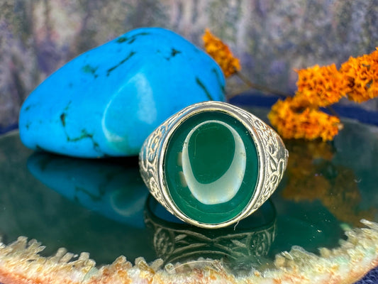 Zilveren ring met groene steen