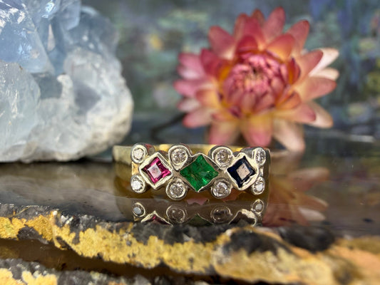 14 karaat gouden ring met edelstenen en diamanten