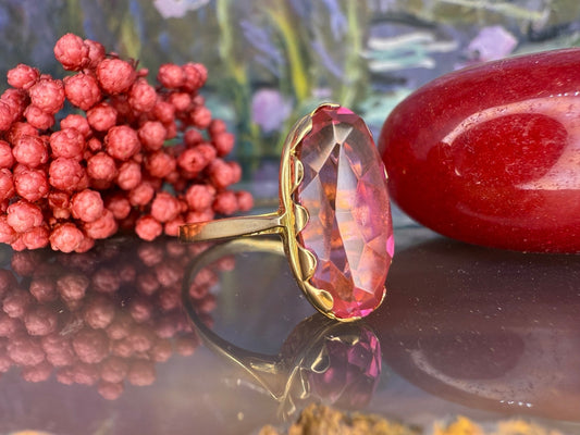 18 karaat gouden ring met roze steen