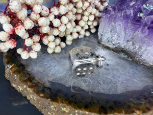 Zilveren dobbelsteen bedel Zilveren dobbelsteen bedel