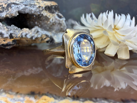 9 karaat spinel ring