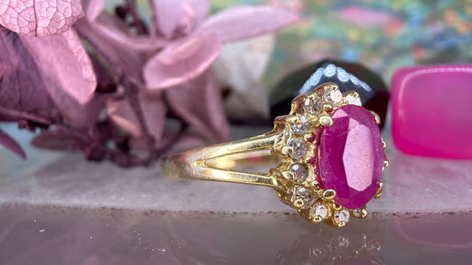 14 karaat gouden robijn en diamant ring