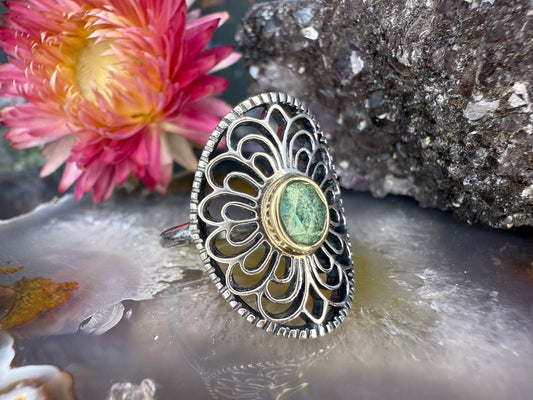 Zilveren filigraan ring met spinel