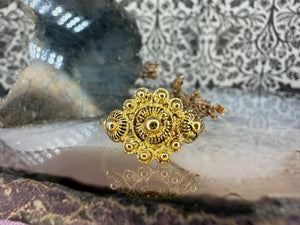 18 karaat gouden Zeeuwse knop ring 18 karaat gouden Zeeuwse knop ring
