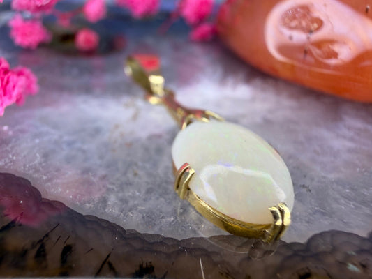 14 karaat gouden opaal hanger