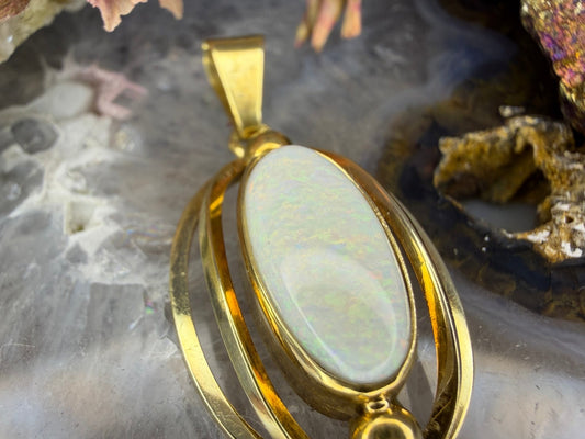 14 karaat gouden opaal hanger