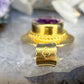 18 karaat gouden hanger met paarse saffier