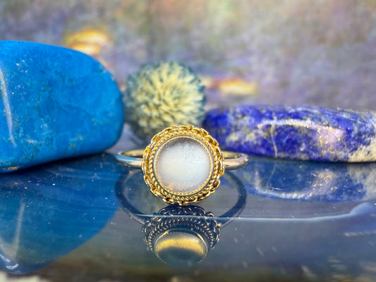 9 karaat ring met maansteen