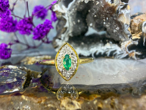18 karaat gouden smaragd en diamant ring