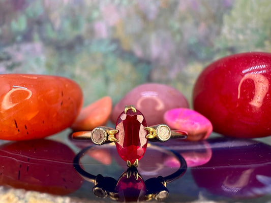 18 karaat gouden ring met robijn en diamant