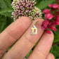18 karaat ‘D’ hanger met diamant