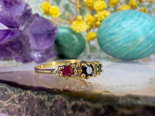 18 karaat gouden ring met edelstenen en diamant