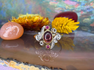 18 karaat gouden ring met edelstenen