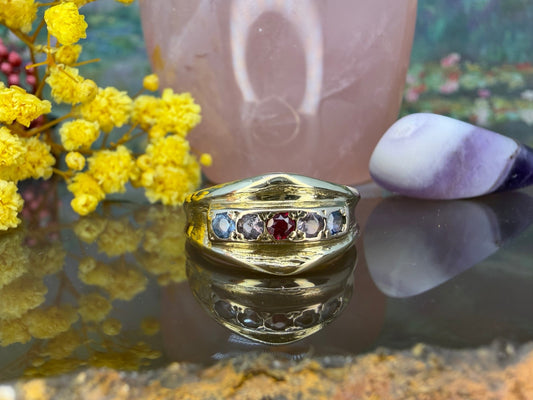 10 karaat ring met spinel, saffier en robijn