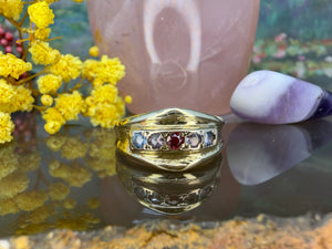 10 karaat ring met spinel, saffier en robijn