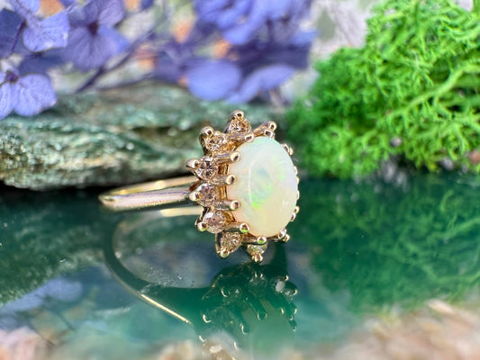 9 karaat ring met opaal en diamanten