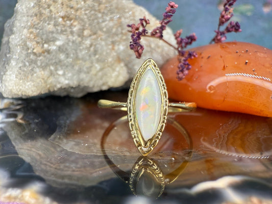 14 karaat gouden opaal ring