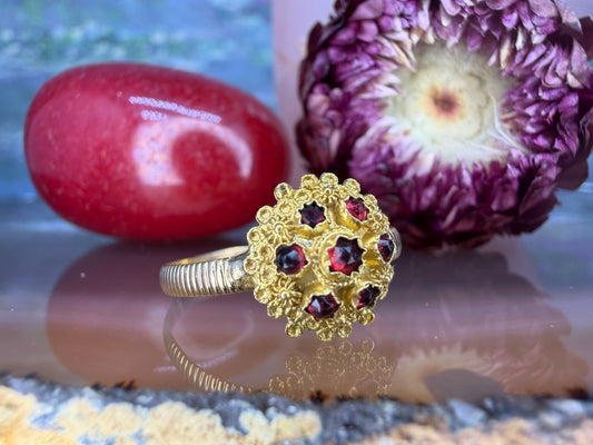 18 karaat gouden granaat ring