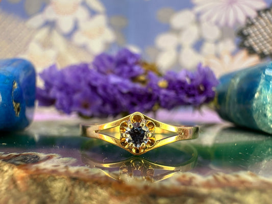 14 karaat gouden ring met blauwe spinel