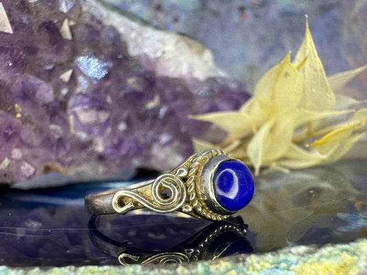 Zilveren ring met lapis lazuli