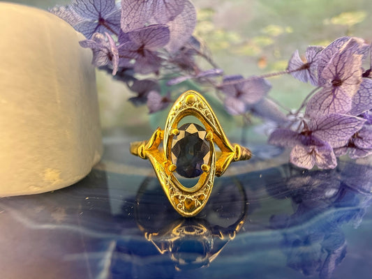 18 karaat gouden ring met saffier