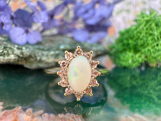 9 karaat ring met opaal en diamanten