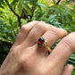 18 karaat gouden ring met granaat en parels