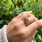 14 karaat gouden ring met korund en enamel