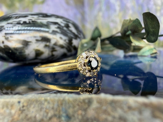 14 karaat gouden saffier en diamant ring