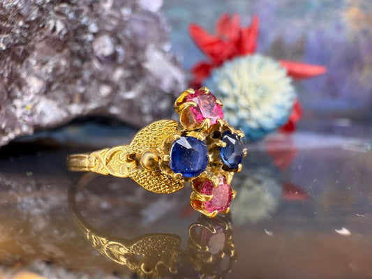 14 karaat gouden ring met saffier en toermalijn