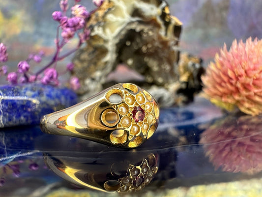 9 karaat ring met robijn en parels