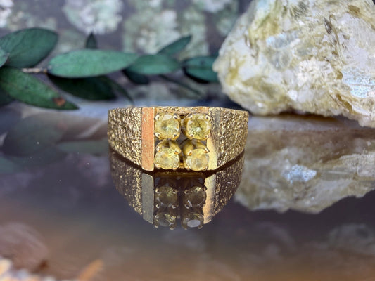 18 karaat gouden ring met gele saffier