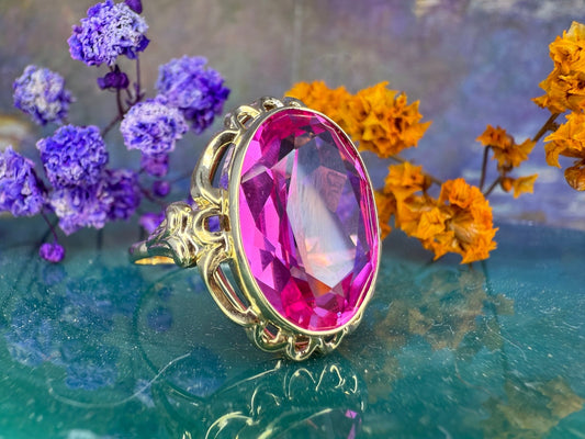 14 karaat gouden ring met robijn