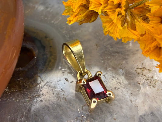 14 karaat gouden roze spinel hanger