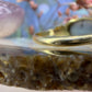 14 karaat gouden zwarte opaal ring