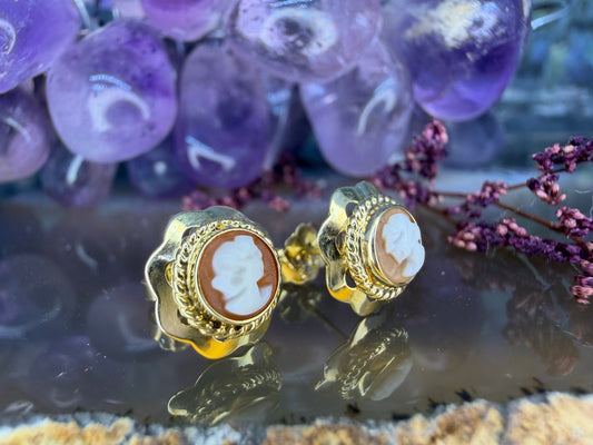 14 karaat gouden camee oorbellen