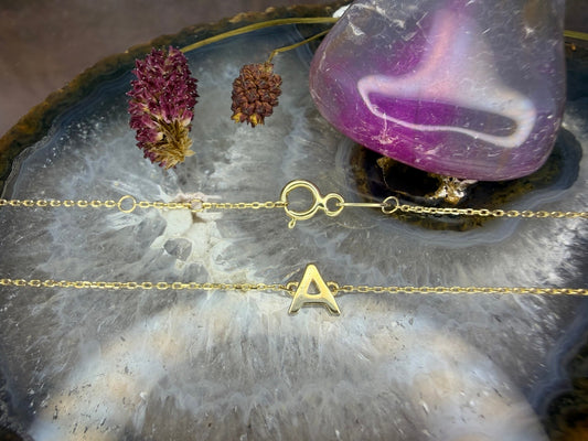 14 karaat gouden ‘A’ armbandje